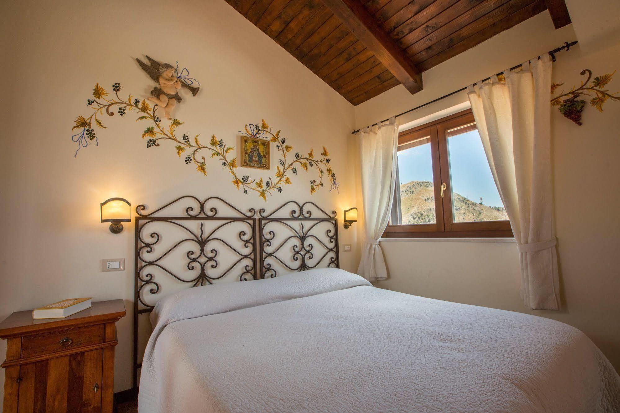 Il Casale Di Caterina Hotel ตาออร์มินา ภายนอก รูปภาพ