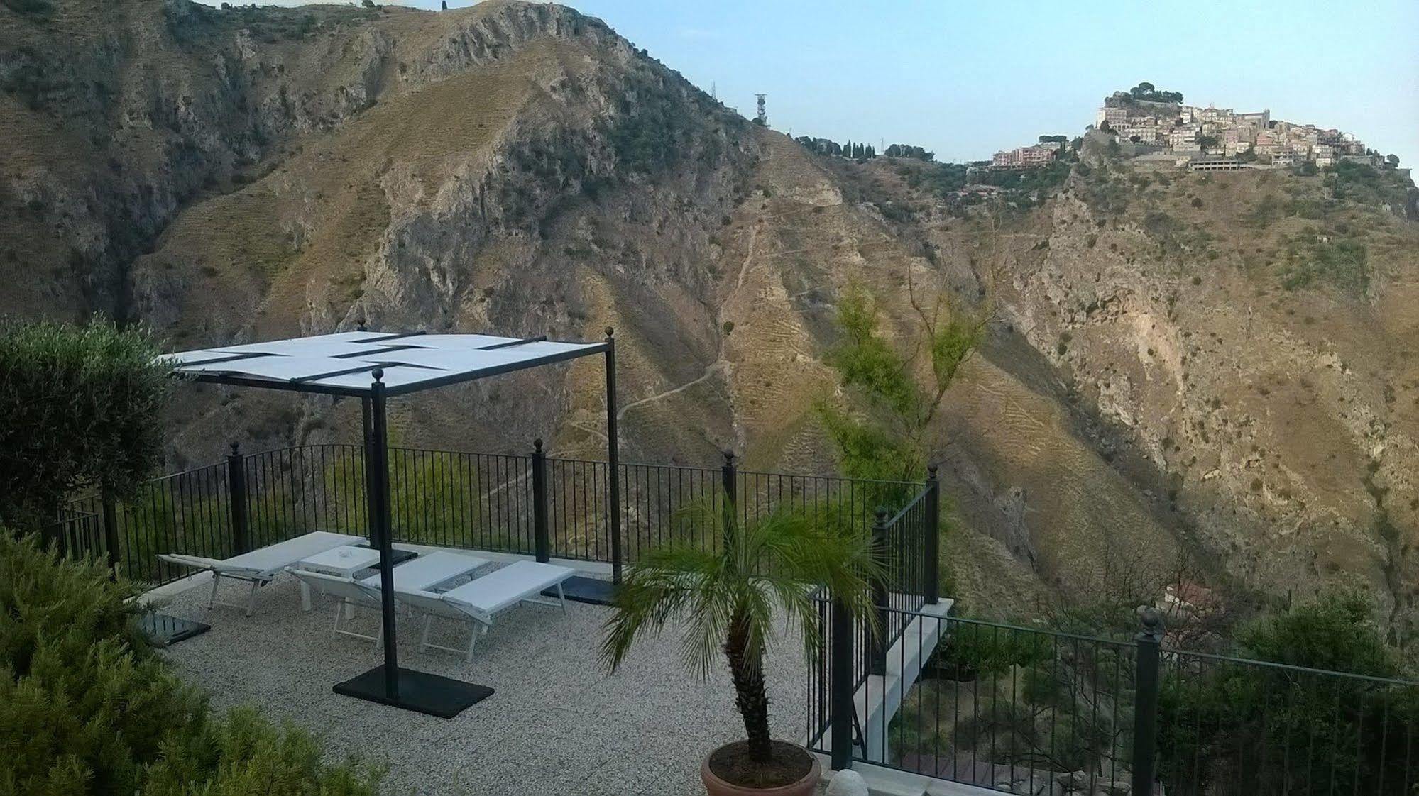 Il Casale Di Caterina Hotel ตาออร์มินา ภายนอก รูปภาพ
