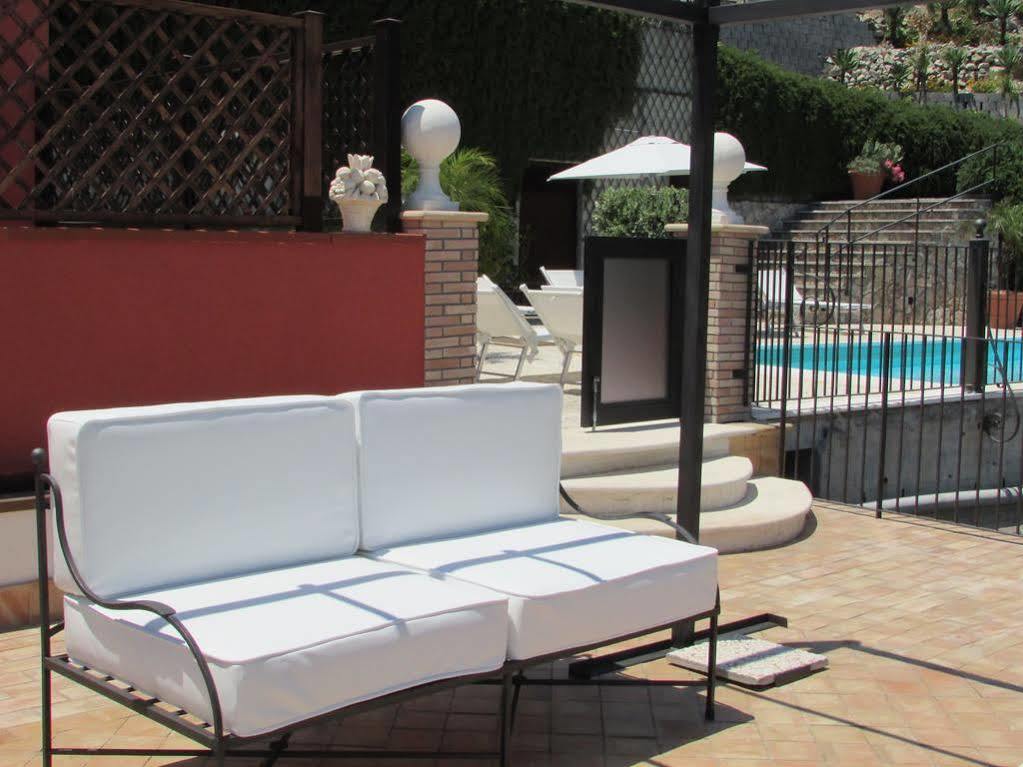 Il Casale Di Caterina Hotel ตาออร์มินา ภายนอก รูปภาพ