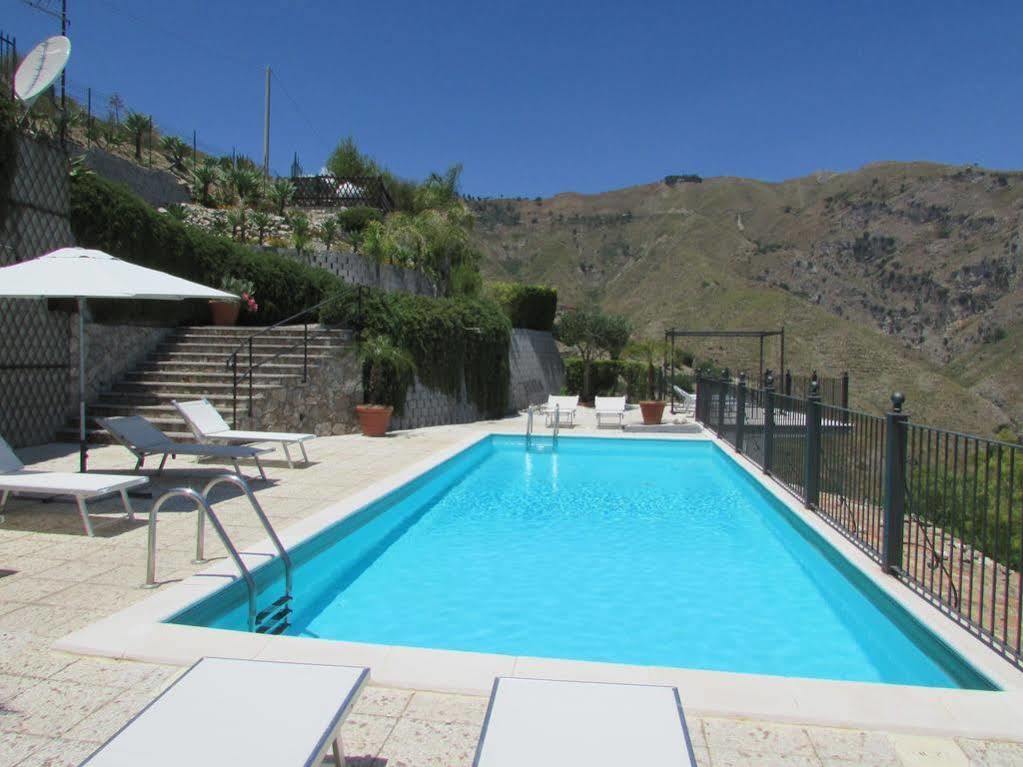 Il Casale Di Caterina Hotel ตาออร์มินา ภายนอก รูปภาพ