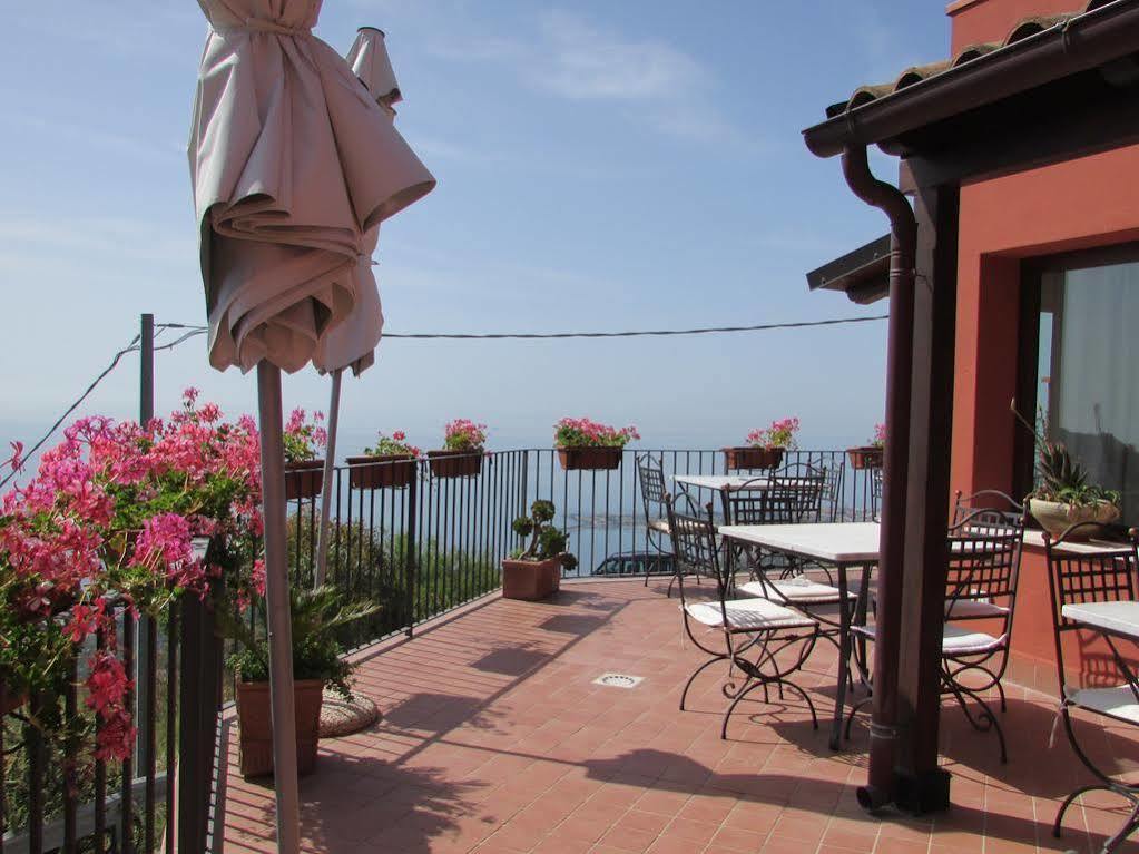 Il Casale Di Caterina Hotel ตาออร์มินา ภายนอก รูปภาพ